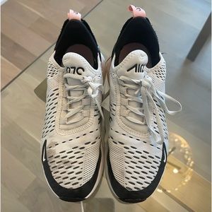 Girls Nike Airmax 270